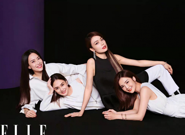 最美經紀人霍汶希氣場真強！跟twins拍大片，穿西裝美過顏霸阿嬌