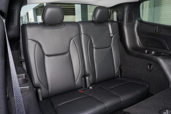 空間大、動力強，9擋變速帶四驅，JEEP大指揮官，會是你的菜嗎？