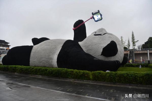 “大黃鴨之父”在中國建了座全球最重大熊貓雕塑:130噸重26米長 “大黃鴨之父”在中國建了座全球最重大熊貓雕塑:130噸重26米長