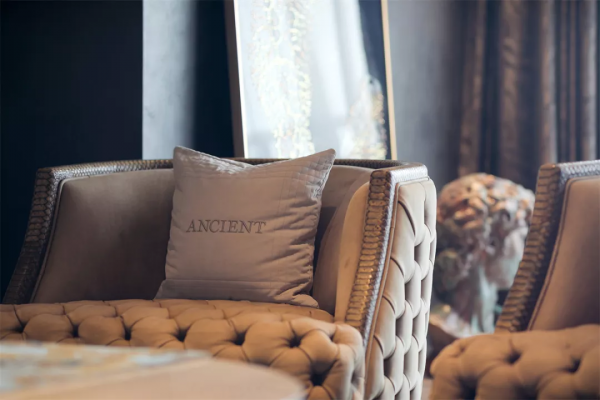 義大利黑金風，都市新貴的奢享空間