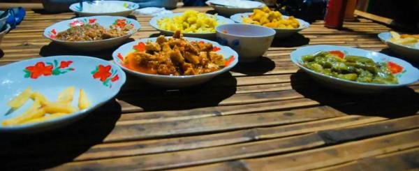 兩個女教師在緬甸偏遠農村的兩天一晚:缺電少水路難走,以為穿越 兩個女教師在緬甸偏遠農村的兩天一晚:缺電少水路難走,以為穿越