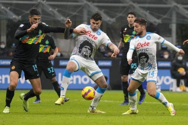 意甲：尤文 VS 那不勒斯 2573字詳析 出師一表真名世，千載誰堪伯仲間