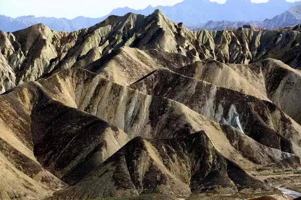 張掖七彩丹霞——華冠全球 張掖七彩丹霞——華冠全球