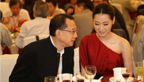 被認成胡歌“老婆”,與成龍傳緋聞,京城四美白冰的故事比戲出彩 被認成胡歌“老婆”,與成龍傳緋聞,京城四美白冰的故事比戲出彩