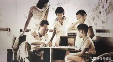 李光耀與柯玉芝：不是一見鍾情式姐弟戀，卻因三觀相融而牽手63年