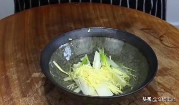 炸肉丸子的家常做法，外酥裡嫩，香而不膩