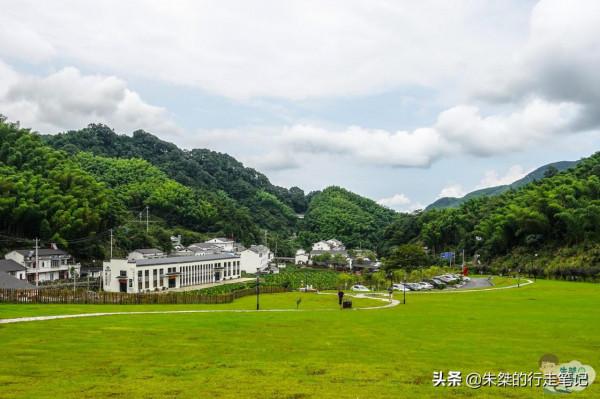 因“送駕”得名的古村,有網紅天空之鏡,還有清涼消暑的大漢漂流 因“送駕”得名的古村,有網紅天空之鏡,還有清涼消暑的大漢漂流