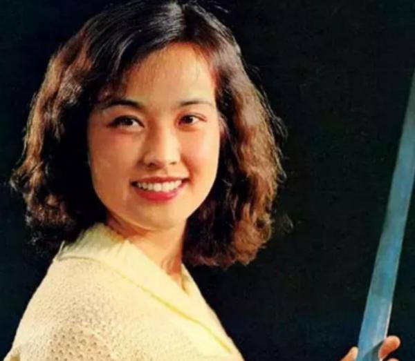 結過4次婚,愛過6個男人,為何60歲的劉曉慶還能嫁頂級富豪? 結過4次婚,愛過6個男人,為何60歲的劉曉慶還能嫁頂級富豪?