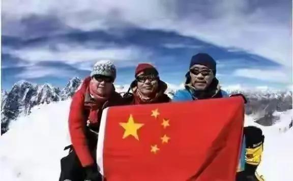 地產大亨王石：為什麼要拋妻棄子，娶小他30歲的田樸珺為妻