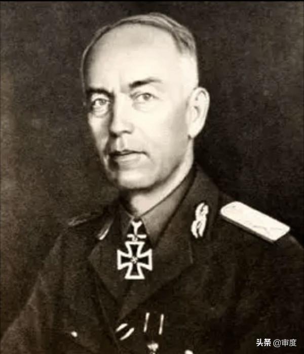 前蘇軍政委跑到鄰國開掛：把政敵活著扔進火爐，不料自己下場更慘