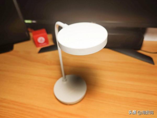 國貨數碼內卷:¥9塊9LED檯燈也配觸控3檔+USB鋰電池,拆解曬個單 國貨數碼內卷:¥9塊9LED檯燈也配觸控3檔+USB鋰電池,拆解曬個單