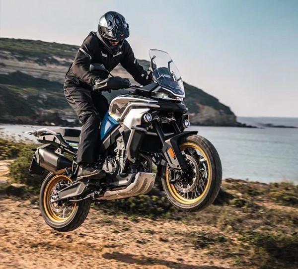 KTM全新的490cc雙缸發動機，可能花落印度？