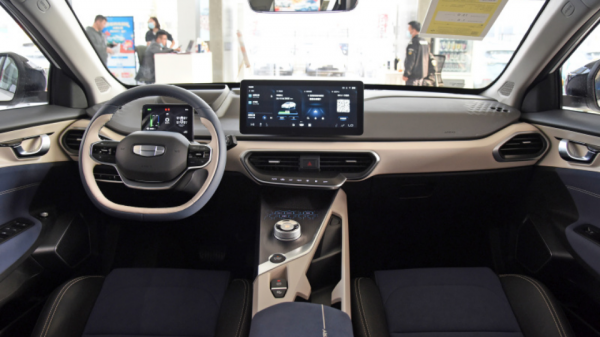 幾何A用車:小保養319元,不比燃油車便宜,為何? 幾何A用車:小保養319元,不比燃油車便宜,為何?