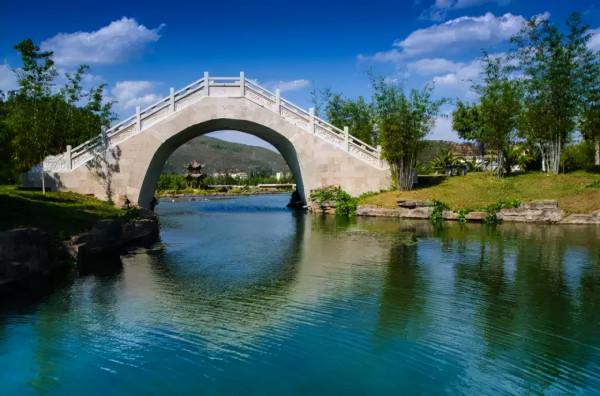 如果你願意,可以試著走遍易門的每一個地方,留下你的印記 如果你願意,可以試著走遍易門的每一個地方,留下你的印記