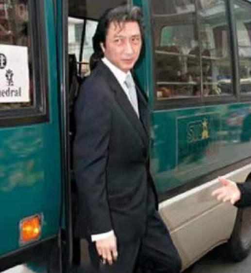 賭王長女何超英：從“最美千金”到“精神失常”，是誰害了她？