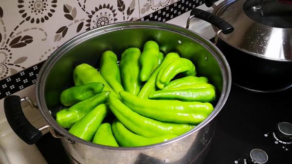 辣椒鍋裡蒸一蒸，作用拿錢買不到，奶奶偷教妙招，可惜懂的人不多