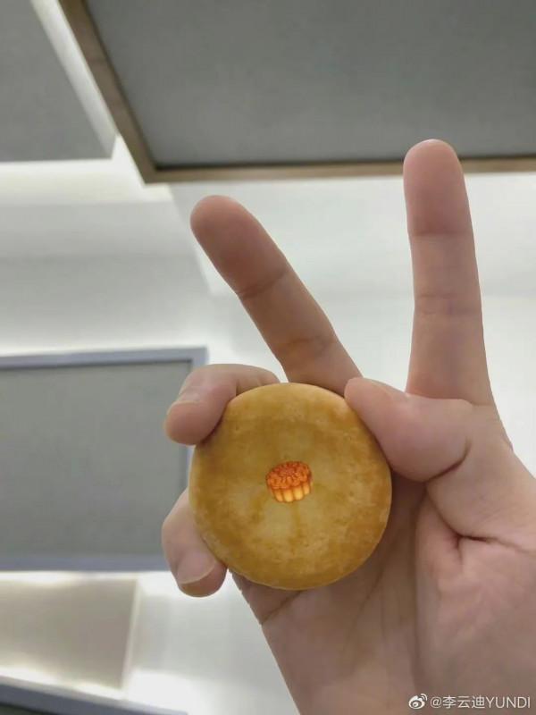 明星過中秋：肖戰楊紫曬出月餅合照，趙麗穎放國風大片送祝福