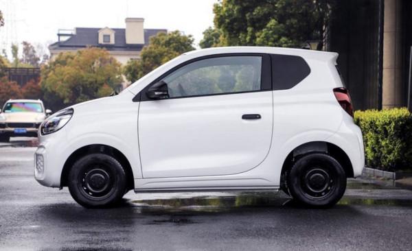 3門4座，兩個氣囊，上汽榮威推新款代步小車，續航超300公里