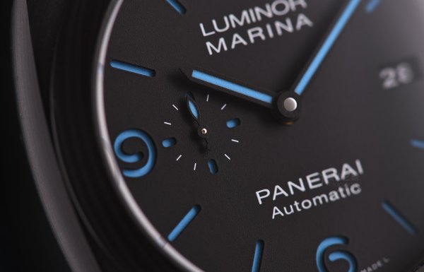 材質美學 品鑑沛納海廬米諾系列碳纖維腕錶-44毫米 材質美學 品鑑沛納海廬米諾系列碳纖維腕錶-44毫米