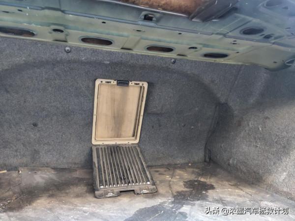 「至臻情懷」一臺老傢伙的重生路,修復煥新一臺戰損級帕薩特B5 「至臻情懷」一臺老傢伙的重生路,修復煥新一臺戰損級帕薩特B5