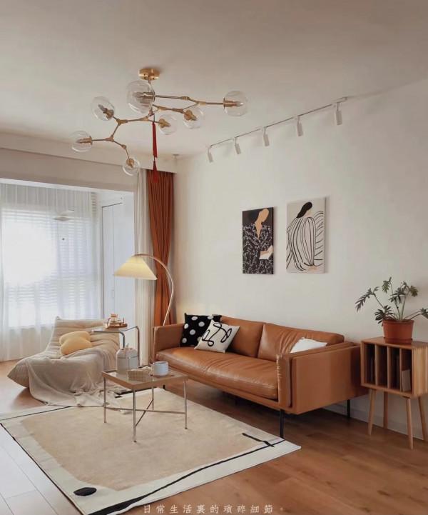 她家並不華麗，但每一個空間都巧妙利用，全屋耐看極了，超治癒