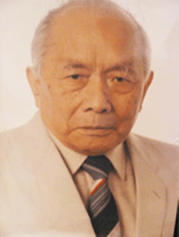 國民黨師長率萬人起義，47歲拒當司令員回鄉，胡耀邦專門設宴送行