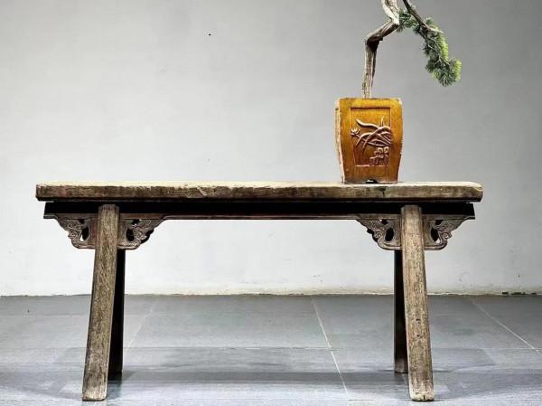 牛角式四出頭官帽椅，書櫃，條凳