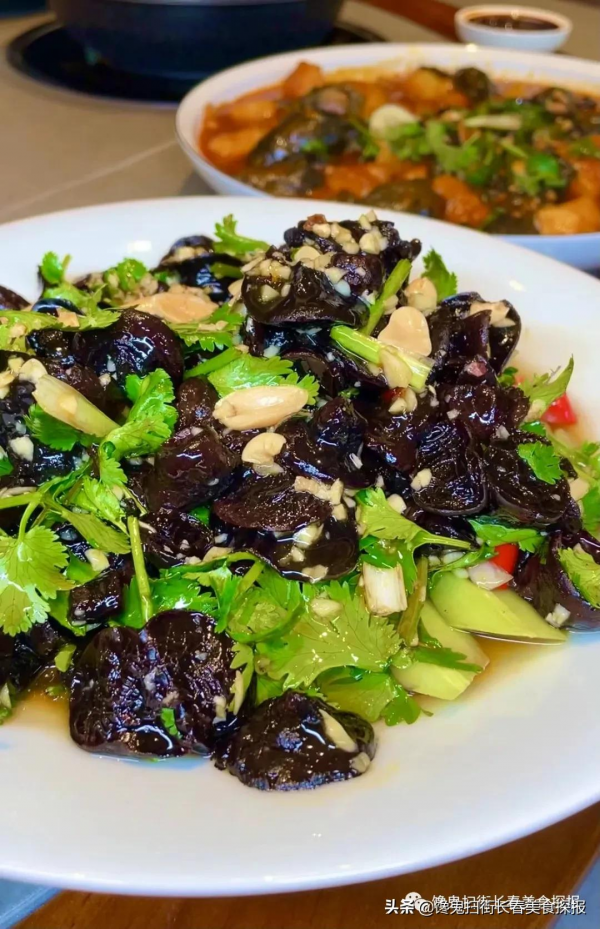 來自汪清百草溝。花泥鰍、川丁子,長白山小魚湯,已16年 來自汪清百草溝。花泥鰍、川丁子,長白山小魚湯,已16年