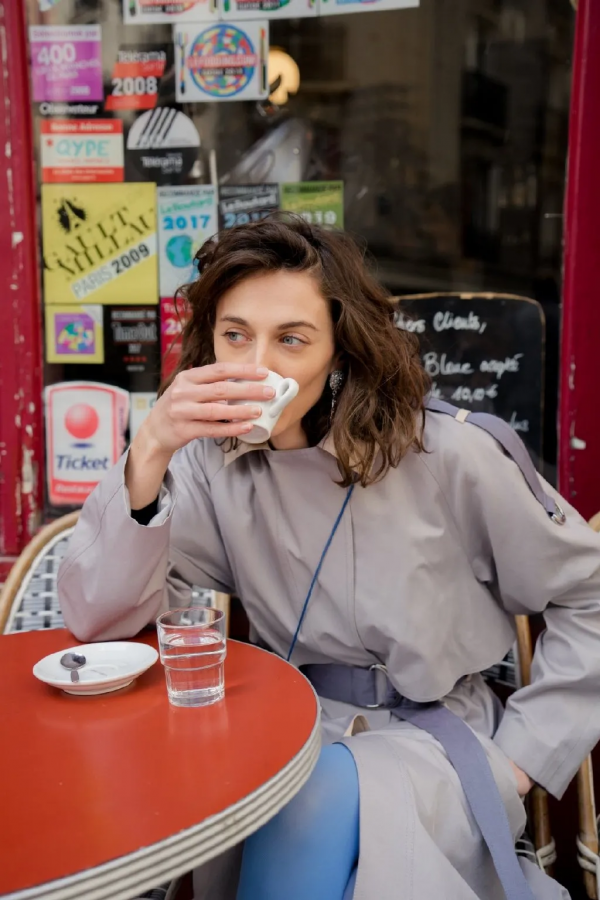 誰說女知識分子不時髦?會寫字的女人,穿得好更好看 誰說女知識分子不時髦?會寫字的女人,穿得好更好看