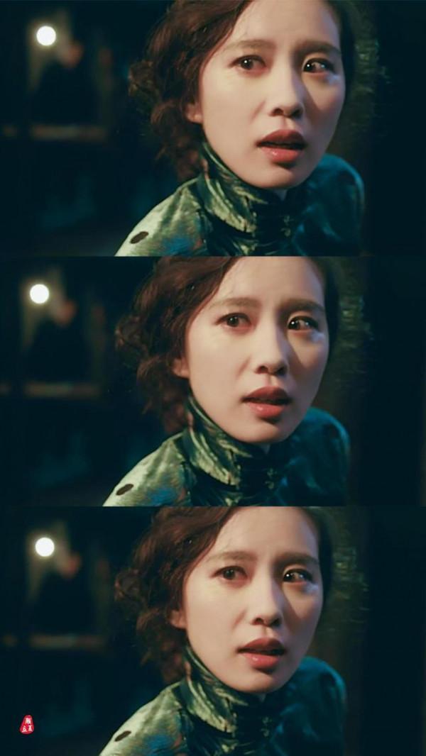 劉詩詩這套旗袍自帶一種妖冶病嬌的味道