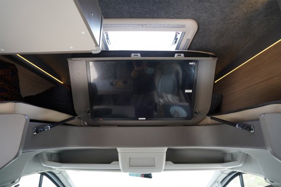 眾銳工設首款C型房車上市，隱藏式廚房觀景會客廳，設計獨具匠心