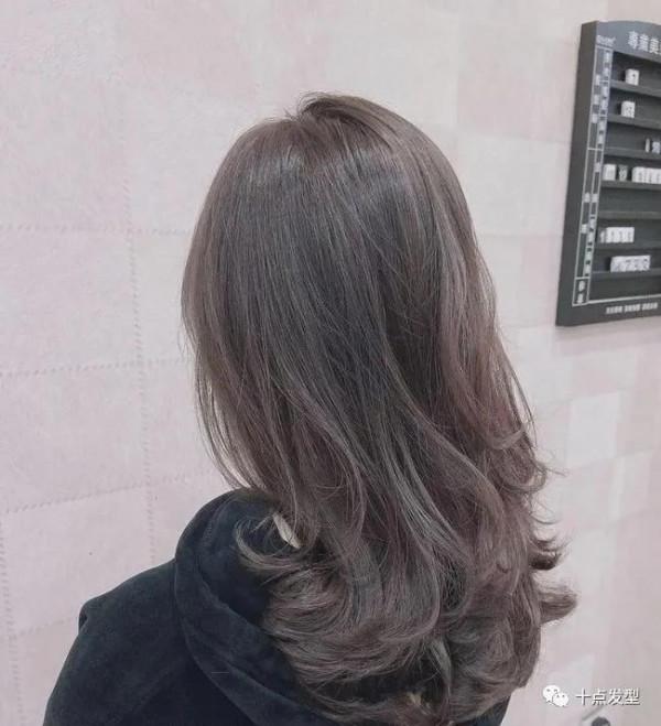 2021仍然是主流“半頭燙”,簡單好打理 2021仍然是主流“半頭燙”,簡單好打理