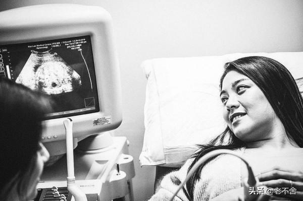 42歲單身廖碧兒曬“B超照”,公開宣佈“懷孕”,誰知網友被耍 42歲單身廖碧兒曬“B超照”,公開宣佈“懷孕”,誰知網友被耍