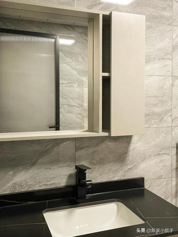 120平新房，裝修花了25萬，全屋簡約溫馨，隱形門電視牆很棒