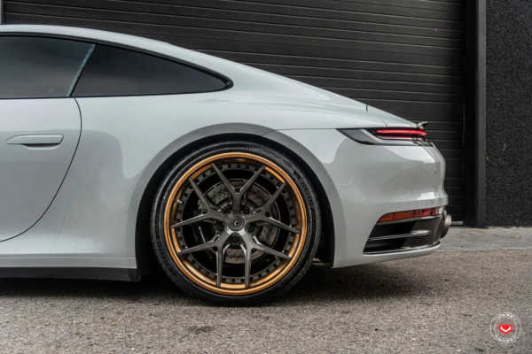 如何讓一臺保時捷911 Carrera 4S脫穎而出