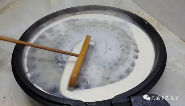 早餐餅這做法才好吃，加半斤麵粉，張張柔軟勁道，比手抓餅還香