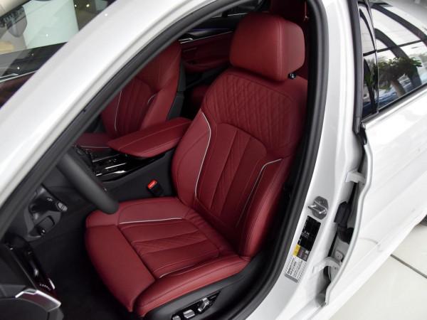 1.5L油耗大尺寸豪華行政轎車，靜謐價格低，帶你看寶馬5系新能源