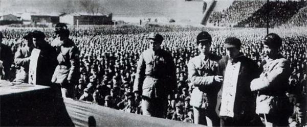 1950年毛主席得知，有官員建二層別墅，怒吼道：拉出去槍斃了