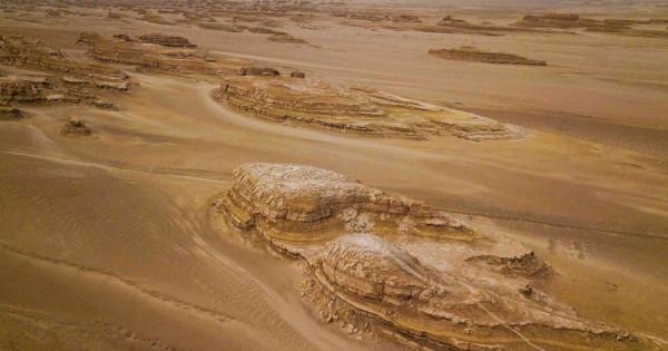 用新方式玩轉大西北,青海廢棄石油小鎮:斷壁殘垣中的“小星球” 用新方式玩轉大西北,青海廢棄石油小鎮:斷壁殘垣中的“小星球”