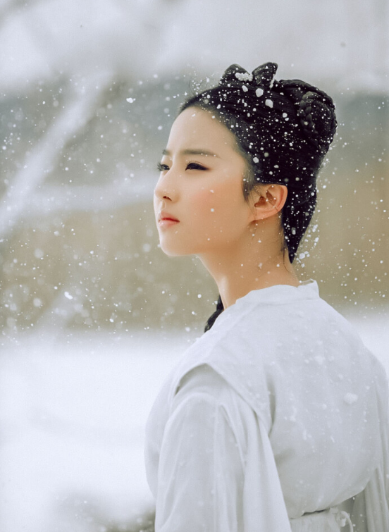 別看她們都去拍仙俠，不見得都有仙骨