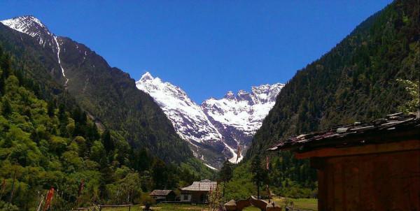 梅里雪山最後的淨土,一個藏在大山深處,僅有4戶人家的隱居之地 梅里雪山最後的淨土,一個藏在大山深處,僅有4戶人家的隱居之地