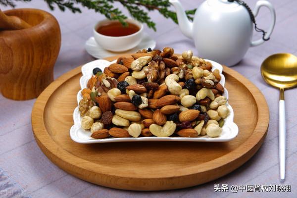 食鹽傷腎，碰巧它藏身在你愛吃的這些零食還有調味品中