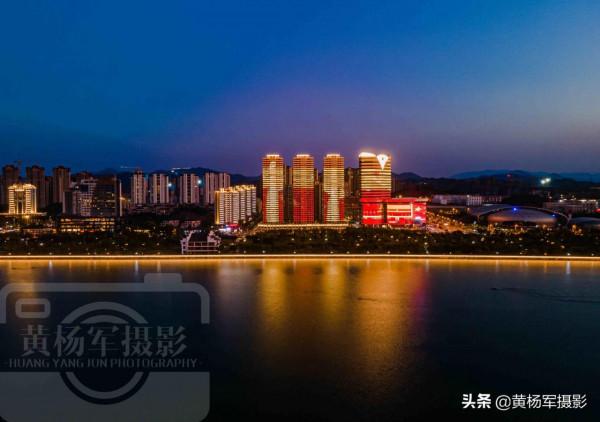江西崛起速度最快的縣，一江兩岸城市夜色璀璨，紅色文化濃厚景美