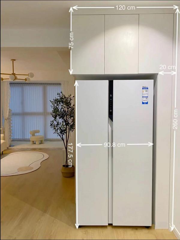 走進她家，才知什麼叫越簡單越好看，全屋大白牆不造型，太耐看了