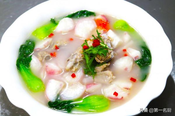 煮肉燉排骨，放料越多越難吃，只需放1味料，軟爛入味，吃著賊香