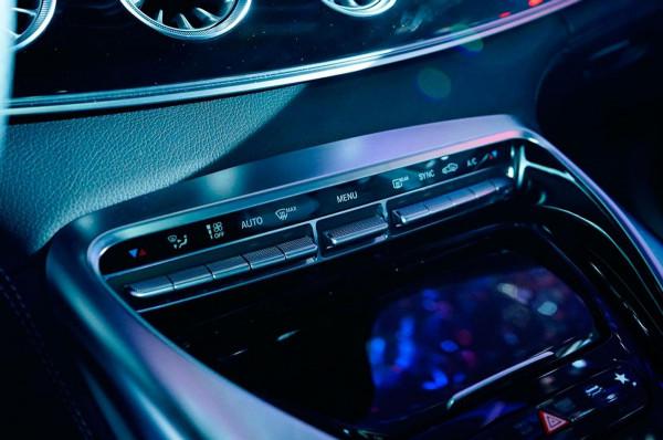 調整動力配置 價格下探至百萬 賓士2022款AMG GT四門跑車實拍簡評