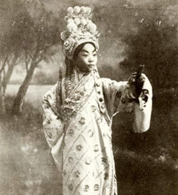 杜月笙的小兒子：牢記父親的教誨，給國家無償捐獻價值18億的古董