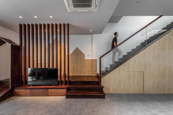 220㎡上下4層樓,中庭種花種菜,三代人同住保持親而有間的距離感 220㎡上下4層樓,中庭種花種菜,三代人同住保持親而有間的距離感