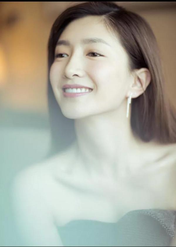 江疏影高學歷高顏值高身材，三高美到了巔峰