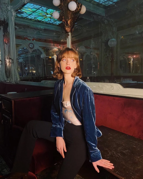 外套裡面別穿衛衣了！秋冬這麼穿撩人又氣質